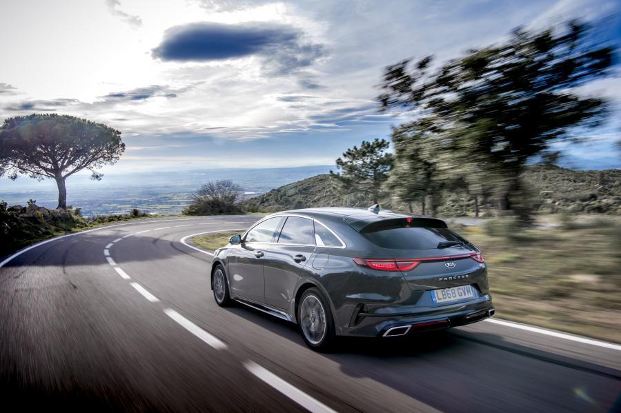 Kia ProCeed GT Line 2019 года  (UK) (фото 38 из 40)